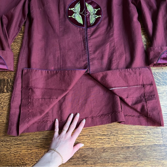 Butterfly Linen Tunic, Handmade Jacket with Frog Closures, Silk Appliqué - Picture 8 of 10